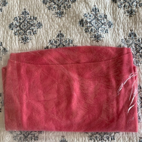 ALICE + OLIVIA ROMA OVERSIZED PULLOVER - Picture 8 of 9